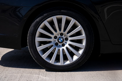 Продажа BMW 7 серии V (F01/F02/F04) 740d 3.0 AT (306 л.с.) 2009 Черный в Автодом
