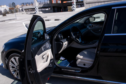 Продажа Mercedes-Benz E-Класс V (W213, S213, C238) 220 d 2.0 AT (194 л.с.) 2019 Черный в Автодом