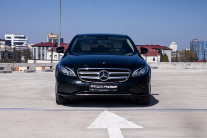 Продажа Mercedes-Benz E-Класс V (W213, S213, C238) 220 d 2.0 AT (194 л.с.) 2019 Черный в Автодом