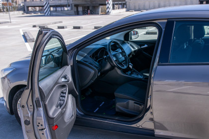 Продажа Ford Focus III Рестайлинг 1.6 AMT (125 л.с.) 2017 Серый в Автодом