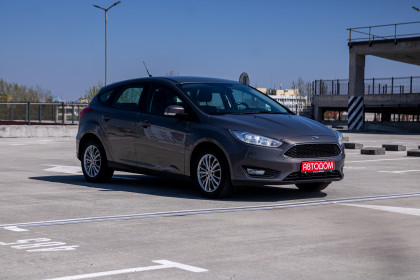 Продажа Ford Focus III Рестайлинг 1.6 AMT (125 л.с.) 2017 Серый в Автодом