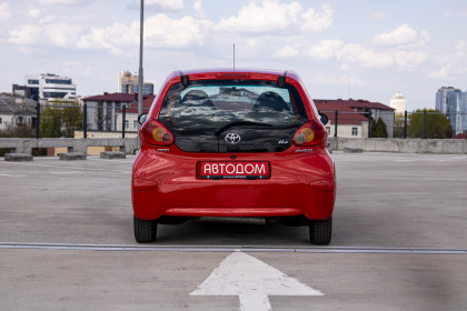 Продажа Toyota Aygo I 1.0 MT (67 л.с.) 2007 Красный в Автодом