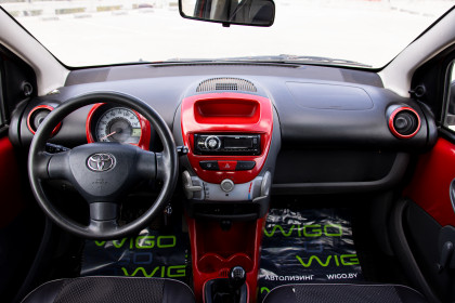 Продажа Toyota Aygo I 1.0 MT (67 л.с.) 2007 Красный в Автодом