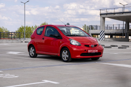 Продажа Toyota Aygo I 1.0 MT (67 л.с.) 2007 Красный в Автодом