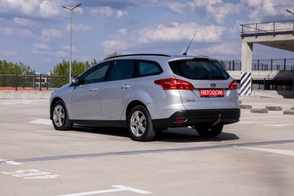 Продажа Ford Focus III Рестайлинг 1.5 AMT (120 л.с.) 2017 Серебристый в Автодом