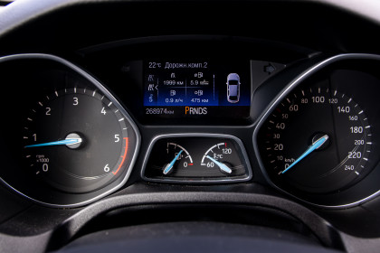 Продажа Ford Focus III Рестайлинг 1.5 AMT (120 л.с.) 2017 Серебристый в Автодом