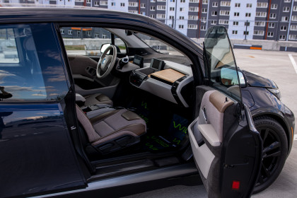 Продажа BMW i3 I (I01) Рестайлинг REX 94Ah S 0.6 AT (184 л.с.) 2018 Синий в Автодом