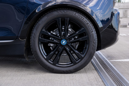 Продажа BMW i3 I (I01) Рестайлинг REX 94Ah S 0.6 AT (184 л.с.) 2018 Синий в Автодом