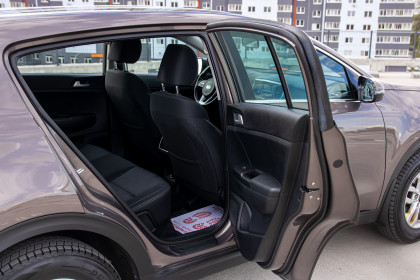 Продажа Kia Sportage IV Рестайлинг 2.0 AT (150 л.с.) 2019 Коричневый в Автодом