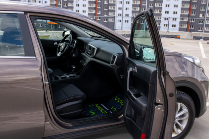 Продажа Kia Sportage IV Рестайлинг 2.0 AT (150 л.с.) 2019 Коричневый в Автодом