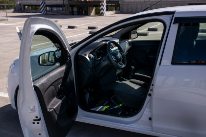 Продажа Renault Sandero II Рестайлинг 1.6 MT (82 л.с.) 2019 Белый в Автодом