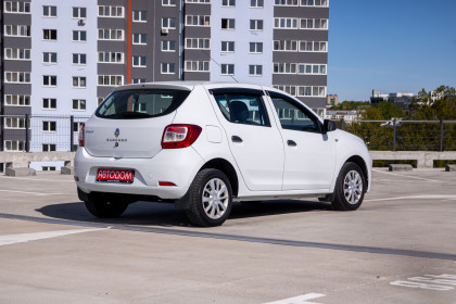 Продажа Renault Sandero II Рестайлинг 1.6 MT (82 л.с.) 2019 Белый в Автодом