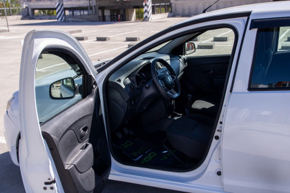 Продажа Renault Sandero II Рестайлинг 1.6 MT (82 л.с.) 2018 Белый в Автодом