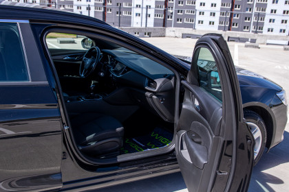 Продажа Opel Insignia II Рестайлинг 1.5 MT (122 л.с.) 2020 Черный в Автодом