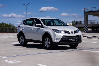 Продажа Toyota RAV4 IV (XA40) 2.0 CVT (146 л.с.) 2014 Белый в Автодом