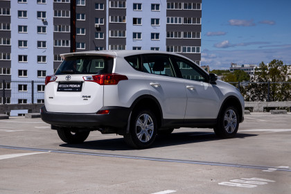 Продажа Toyota RAV4 IV (XA40) 2.0 CVT (146 л.с.) 2014 Белый в Автодом