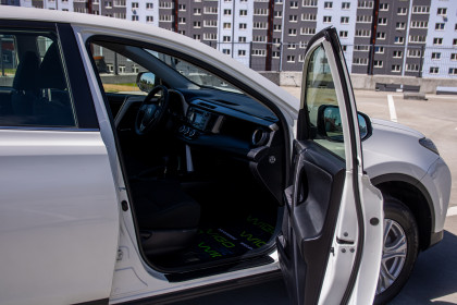 Продажа Toyota RAV4 IV (XA40) 2.0 CVT (146 л.с.) 2014 Белый в Автодом
