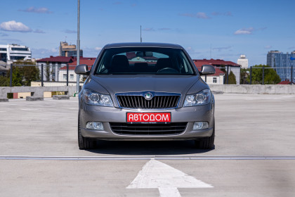 Продажа Skoda Octavia II (A5) Рестайлинг 1.9 AMT (105 л.с.) 2009 Белый в Автодом