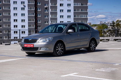 Продажа Skoda Octavia II (A5) Рестайлинг 1.9 AMT (105 л.с.) 2009 Белый в Автодом