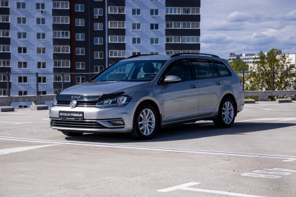 Купить Volkswagen Golf VII Рестайлинг 1.6 MT (115 л.с.) 2018 Серый в Автодом Продажа Volkswagen Golf VII Рестайлинг 1.6 MT (115 л.с.) 2018 Серый в Автодом