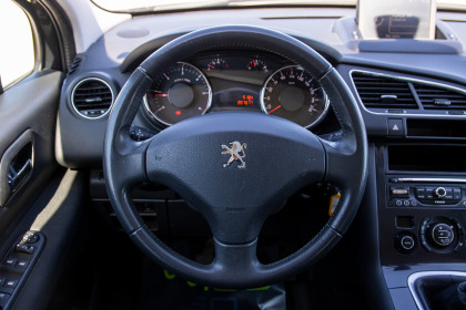 Продажа Peugeot 3008 I Рестайлинг 1.6 MT (120 л.с.) 2014 Серый в Автодом