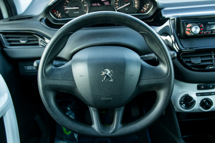 Продажа Peugeot 208 I Рестайлинг 1.0 MT (68 л.с.) 2015 Белый в Автодом