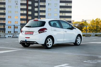 Продажа Peugeot 208 I Рестайлинг 1.0 MT (68 л.с.) 2015 Белый в Автодом