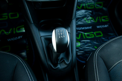 Продажа Peugeot 208 I Рестайлинг 1.0 MT (68 л.с.) 2015 Белый в Автодом