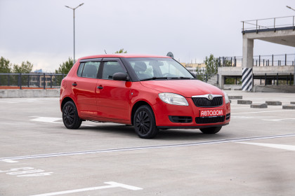 Продажа Skoda Fabia II 1.2 MT (70 л.с.) 2009 Красный в Автодом