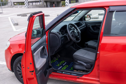 Продажа Skoda Fabia II 1.2 MT (70 л.с.) 2009 Красный в Автодом