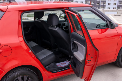 Продажа Skoda Fabia II 1.2 MT (70 л.с.) 2009 Красный в Автодом