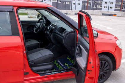 Продажа Skoda Fabia II 1.2 MT (70 л.с.) 2009 Красный в Автодом