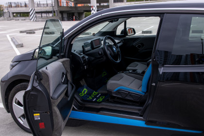 Продажа BMW i3 I (I01) Рестайлинг 120Ah 0.0 AT (170 л.с.) 2021 Черный в Автодом