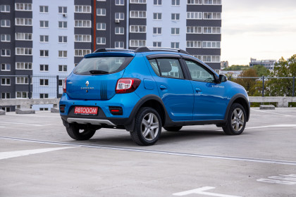 Продажа Renault Sandero II Stepway 1.6 AT (102 л.с.) 2017 Синий в Автодом