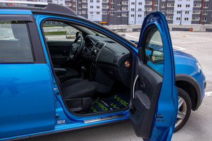 Продажа Renault Sandero II Stepway 1.6 AT (102 л.с.) 2017 Синий в Автодом