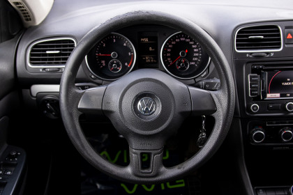 Продажа Volkswagen Golf VI 1.6 MT (105 л.с.) 2010 Серый в Автодом