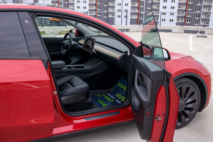 Продажа Tesla Model Y I Performance 0.0 AT (534 л.с.) 2022 Красный в Автодом