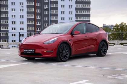 Продажа Tesla Model Y I Performance 0.0 AT (534 л.с.) 2022 Красный в Автодом
