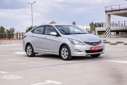 Продажа Hyundai Solaris I Рестайлинг 1.4 MT (107 л.с.) 2014 Серебристый в Автодом