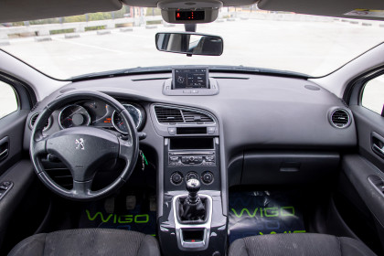 Продажа Peugeot 5008 I Рестайлинг 1.6 MT (120 л.с.) 2015 Серый в Автодом