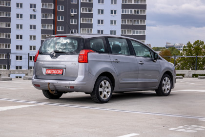 Продажа Peugeot 5008 I Рестайлинг 1.6 MT (120 л.с.) 2015 Серый в Автодом