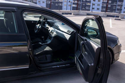 Продажа Volkswagen Passat B6 2.0 MT (140 л.с.) 2010 Черный в Автодом