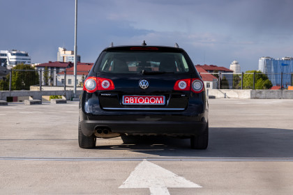 Продажа Volkswagen Passat B6 2.0 MT (140 л.с.) 2010 Черный в Автодом