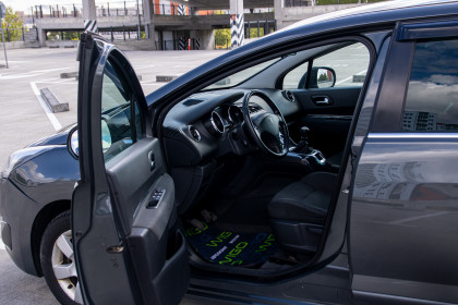 Продажа Peugeot 5008 I Рестайлинг 1.6 MT (120 л.с.) 2015 Серый в Автодом