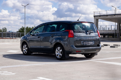 Продажа Peugeot 5008 I Рестайлинг 1.6 MT (120 л.с.) 2015 Серый в Автодом