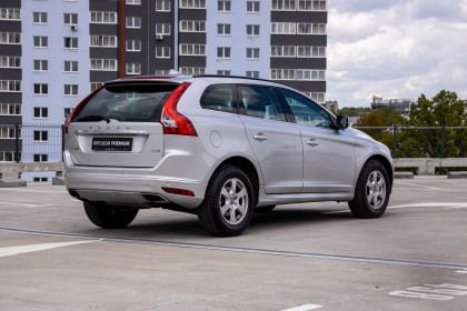 Продажа Volvo XC60 I Рестайлинг 2.0 AT (190 л.с.) 2016 Серебристый в Автодом
