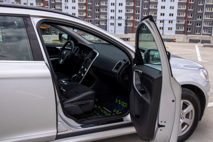 Продажа Volvo XC60 I Рестайлинг 2.0 AT (190 л.с.) 2016 Серебристый в Автодом
