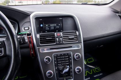 Продажа Volvo XC60 I Рестайлинг 2.0 AT (190 л.с.) 2016 Серебристый в Автодом