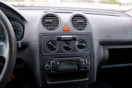 Продажа Volkswagen Caddy III 2.0 MT (69 л.с.) 2008 Черный в Автодом