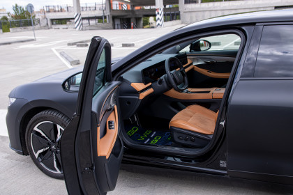 Продажа Voyah Passion I EV Long Range 0.0 AT (510 л.с.) 2023 Черный в Автодом
